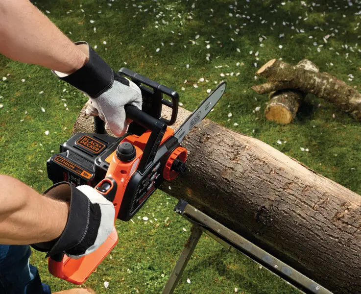 BLACK+DECKER  Elettrosega a batteria 18V 25 cm, 1x batteria 2,0 Ah Li-ion, caricabatterie GKC1825L20-QW