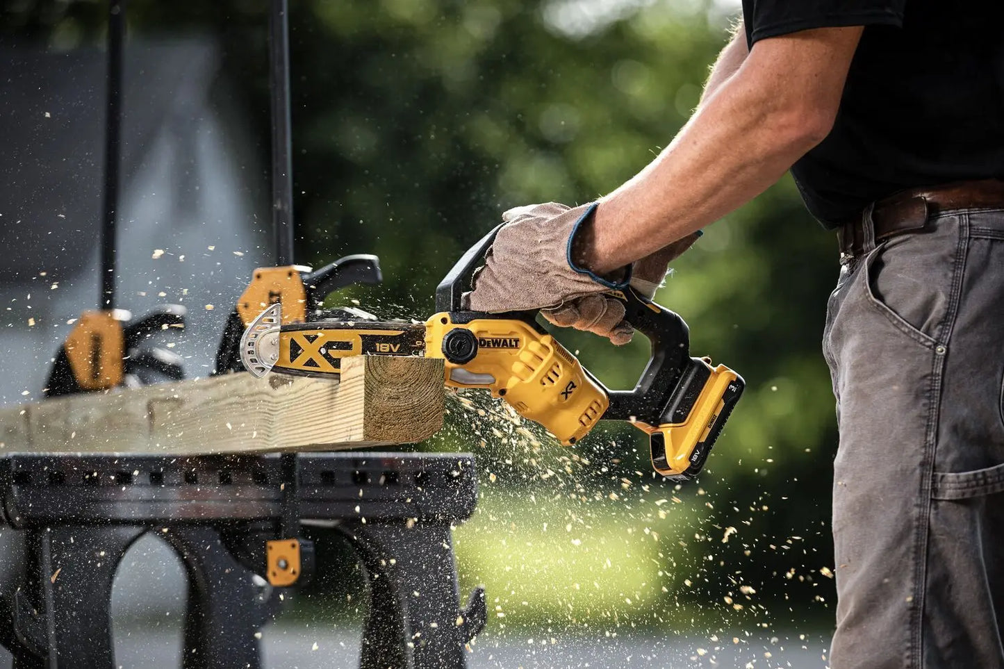 DeWALT  Sega da potatura a batteria 18V 20 cm, senza batteria e caricabatterie DCMPS520N
