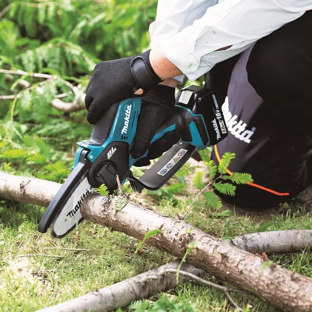 Makita  Motosega da potatura a batteria 18V 10 cm, senza batteria e caricabatterie DUC101Z01