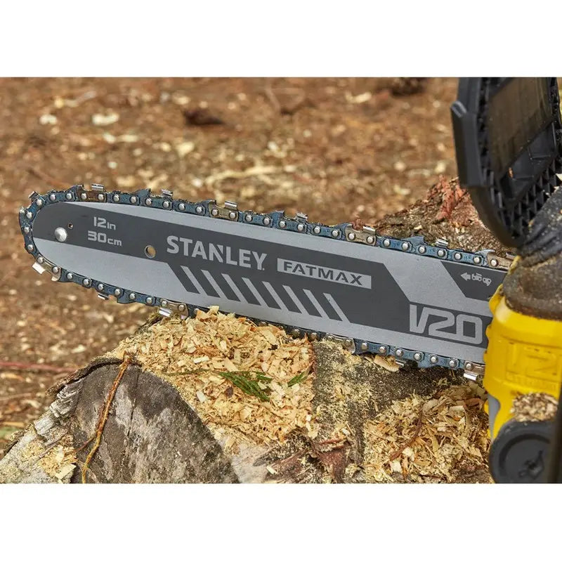 Stanley   Motosega a batteria 18V 30 cm, 1 batteria Li-Ion da 4,0 Ah, caricabatterie SFMCCS630M1-QW